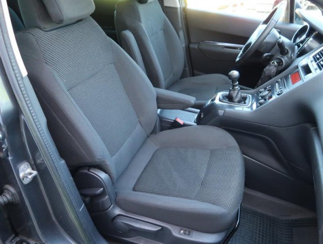 Peugeot 5008  2.0 BlueHDi 