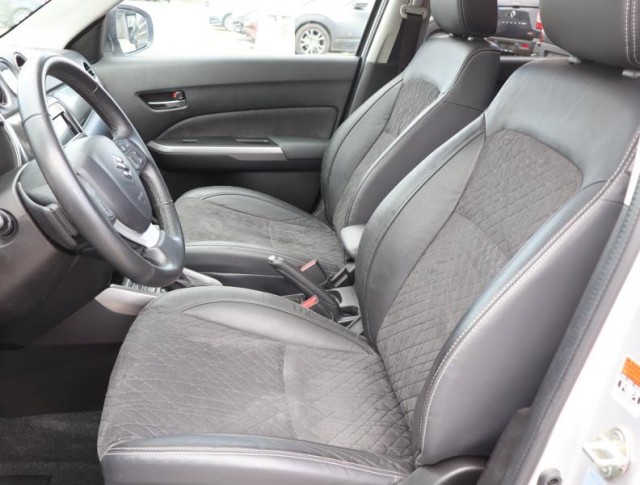 Suzuki Vitara  1.5 Hybrid 