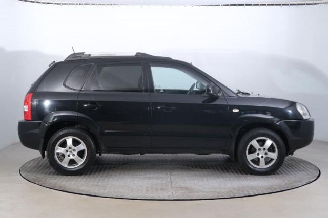 Hyundai Tucson  2.0 i 