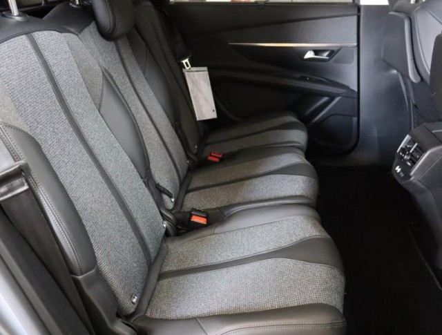 Peugeot 5008  1.5 BlueHDi 