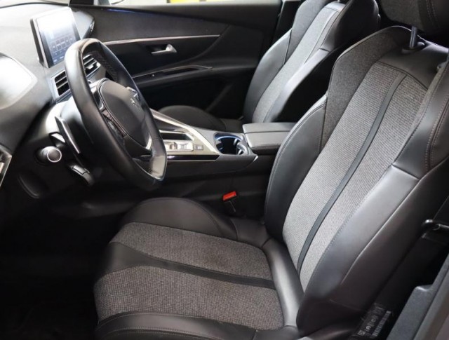 Peugeot 5008  1.5 BlueHDi 