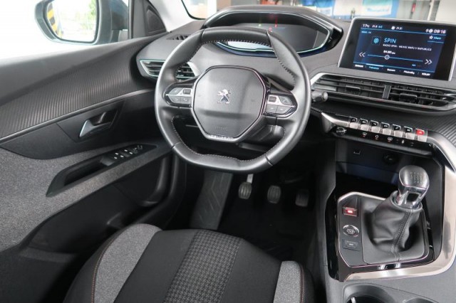 Peugeot 3008  1.2 PureTech 
