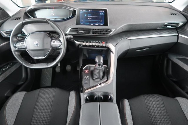 Peugeot 3008  1.2 PureTech 