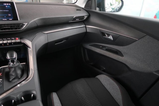 Peugeot 3008  1.2 PureTech 