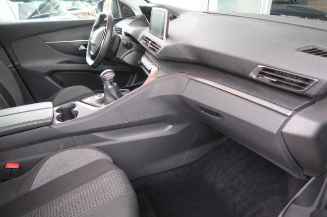 Peugeot 3008  1.2 PureTech 