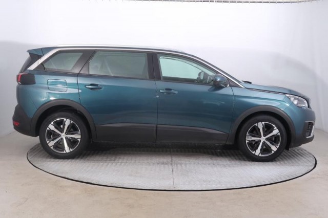 Peugeot 5008  1.6 THP 