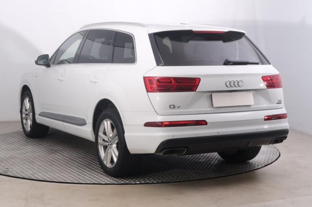 Audi Q7  3.0 TDI 