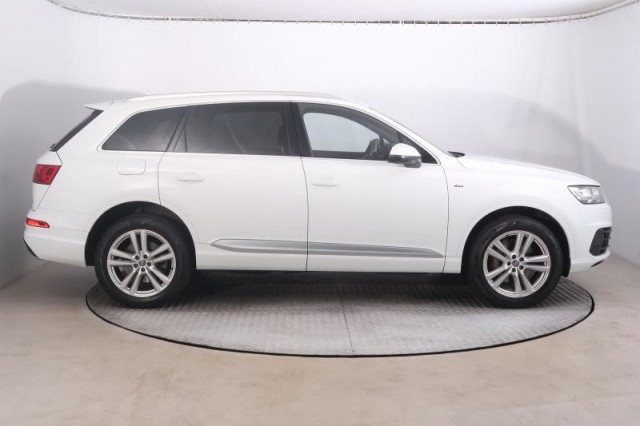Audi Q7  3.0 TDI 