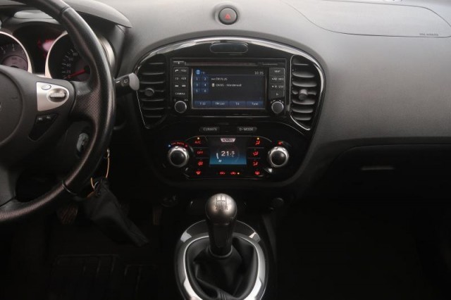 Nissan Juke  1.6 i 