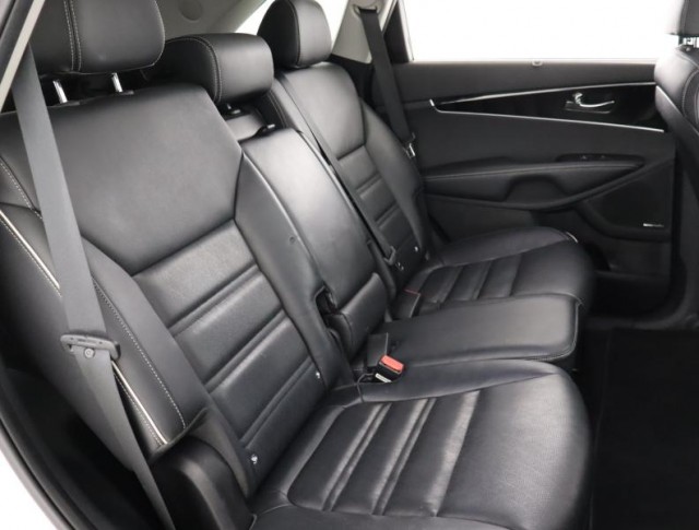 Kia Sorento  2.2 CRDi 