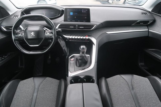 Peugeot 5008  PureTech 130 
