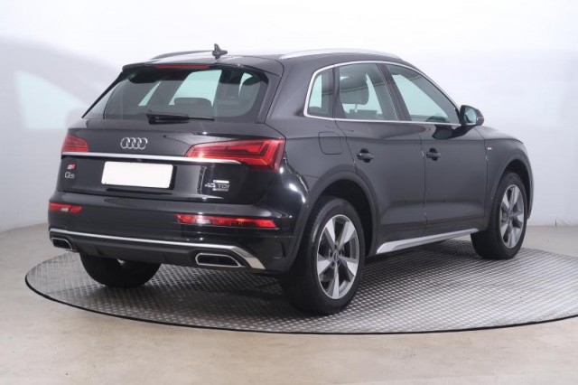 Audi Q5  40 TDI S line