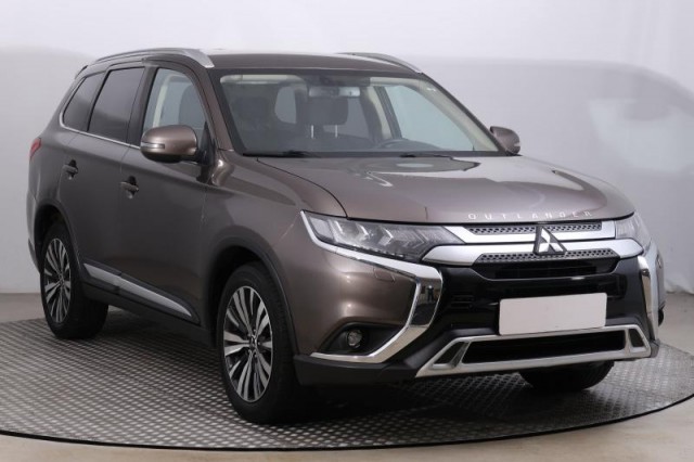 Mitsubishi Outlander  2.0 