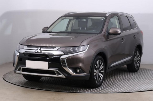 Mitsubishi Outlander  2.0 