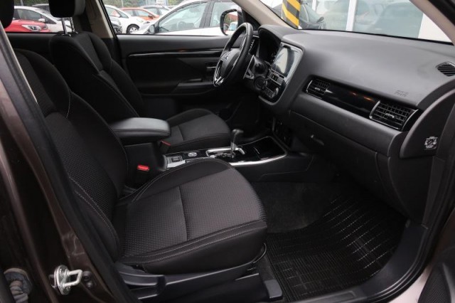 Mitsubishi Outlander  2.0 