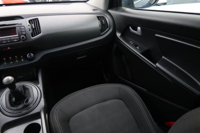Kia Sportage  2.0 CVVT 