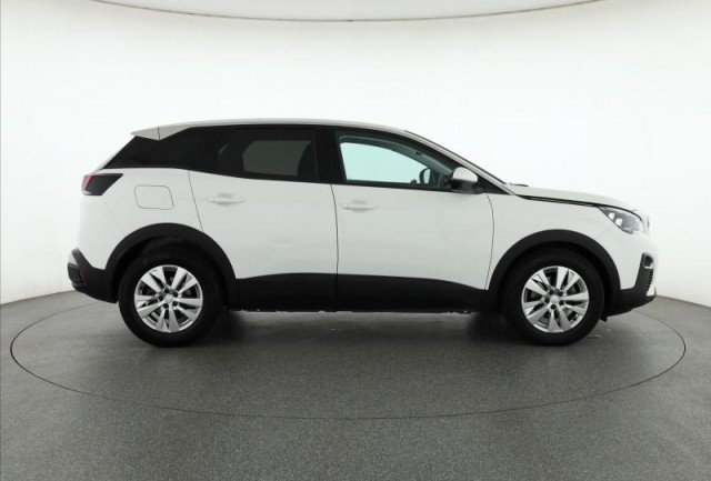 Peugeot 3008  1.5 BlueHDi 