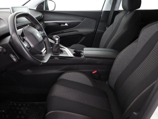 Peugeot 3008  1.5 BlueHDi 