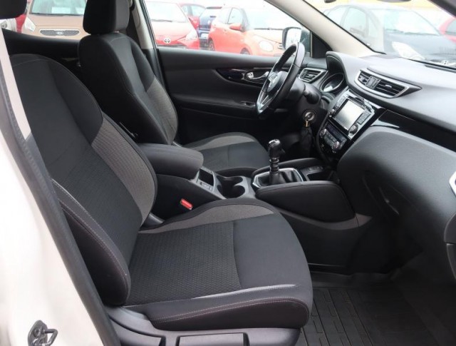 Nissan Qashqai  1.6 DIG-T 