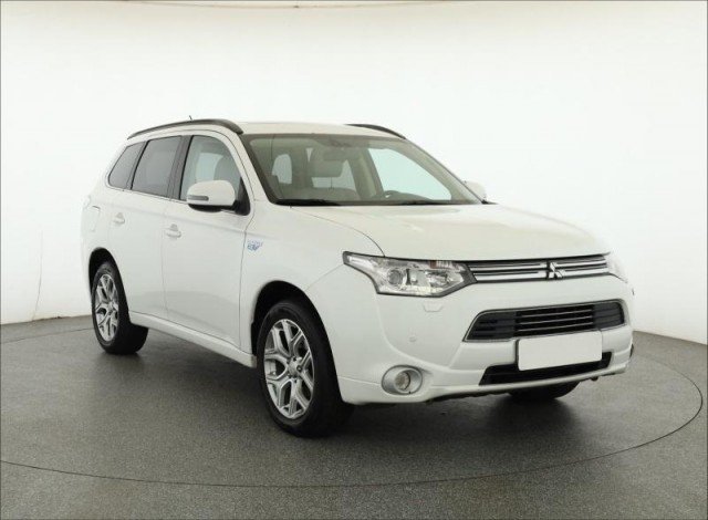 Mitsubishi Outlander  2.0 PHEV 