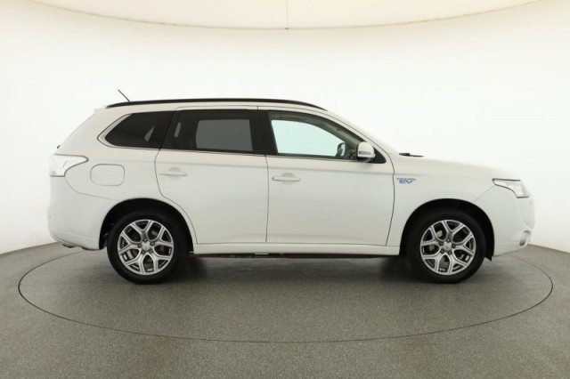 Mitsubishi Outlander  2.0 PHEV 