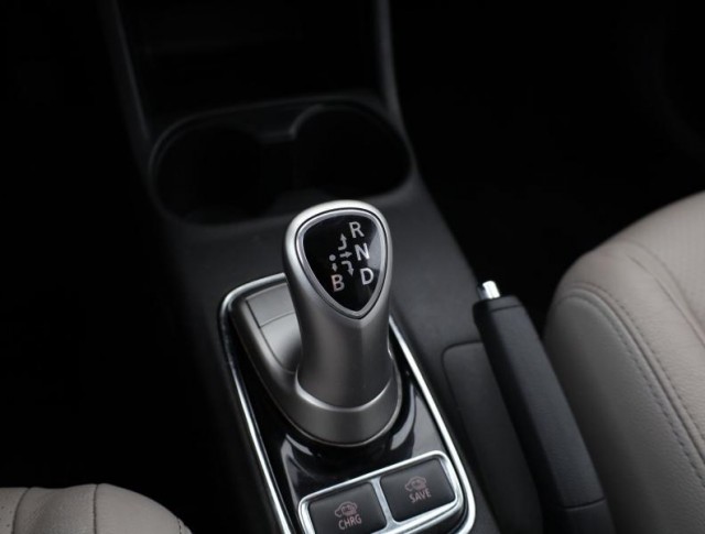 Mitsubishi Outlander  2.0 PHEV 