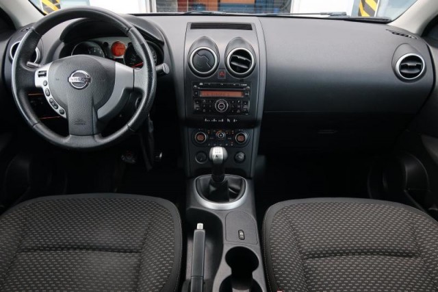 Nissan Qashqai  1.6 
