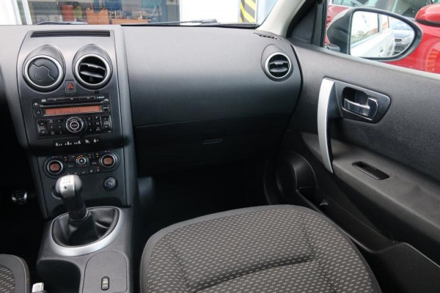 Nissan Qashqai  1.6 