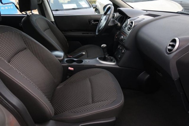 Nissan Qashqai  1.6 