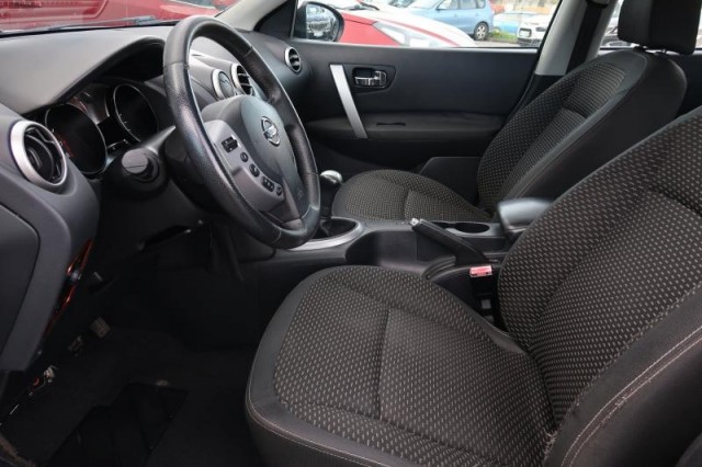 Nissan Qashqai  1.6 