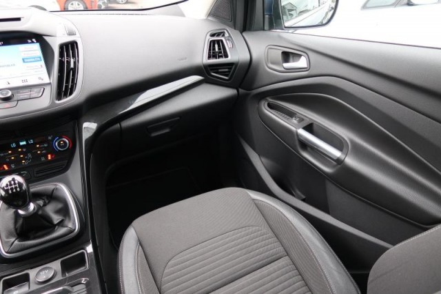 Ford Kuga  1.5 EcoBoost Titanium