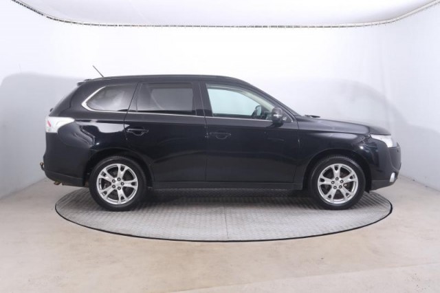 Mitsubishi Outlander  2.2 DI-D 
