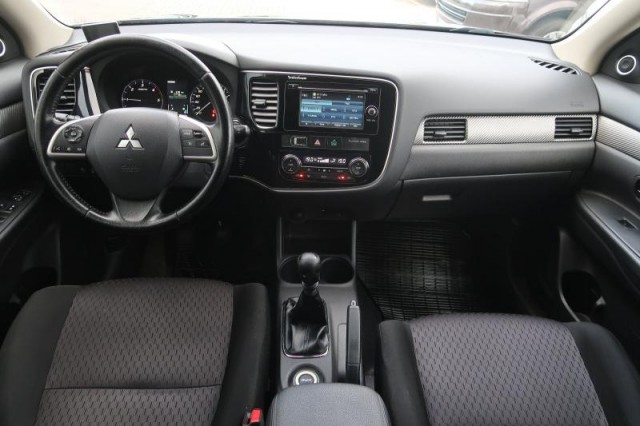 Mitsubishi Outlander  2.2 DI-D 