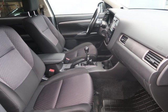 Mitsubishi Outlander  2.2 DI-D 