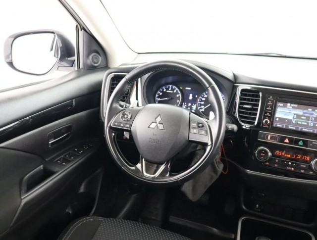 Mitsubishi Outlander  2.0 Intense