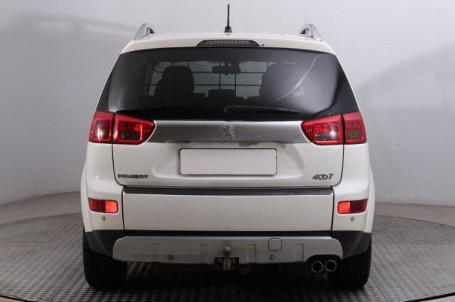 Peugeot 4007  2.2 HDI 
