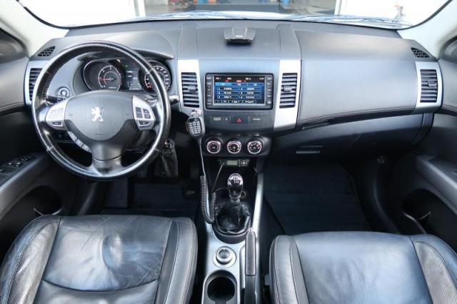 Peugeot 4007  2.2 HDI 