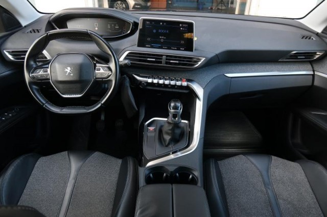 Peugeot 3008  1.2 PureTech 