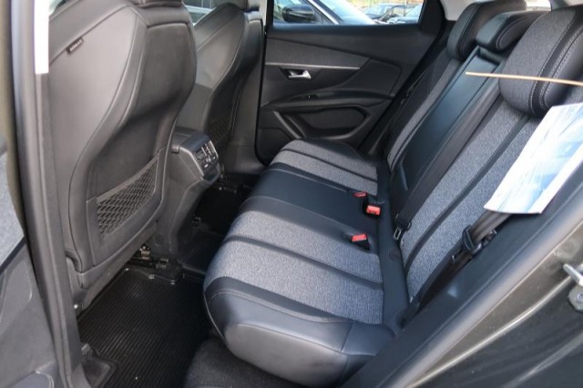 Peugeot 3008  1.2 PureTech 