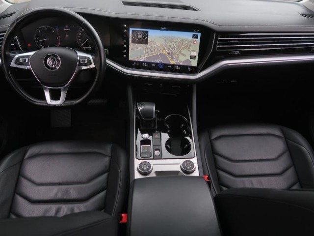 Volkswagen Touareg  3.0 TDI 