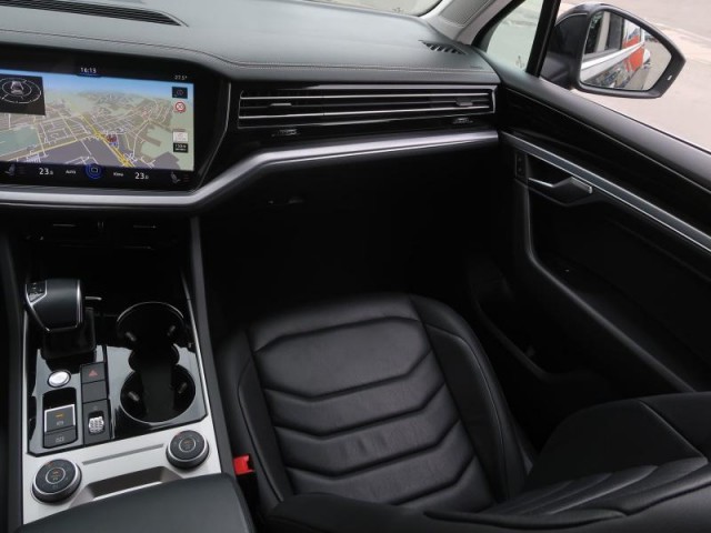 Volkswagen Touareg  3.0 TDI 