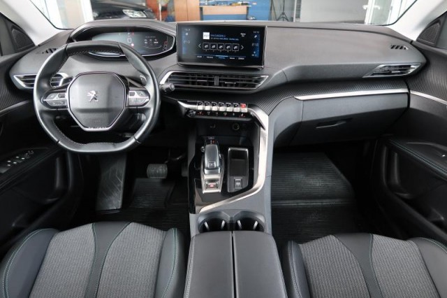Peugeot 3008  1.5 BlueHDi 