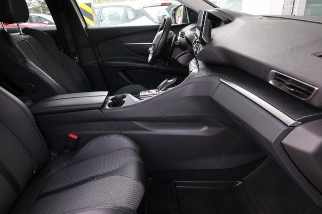 Peugeot 3008  1.5 BlueHDi 