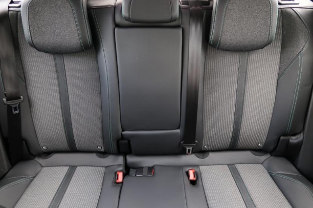 Peugeot 3008  1.5 BlueHDi 