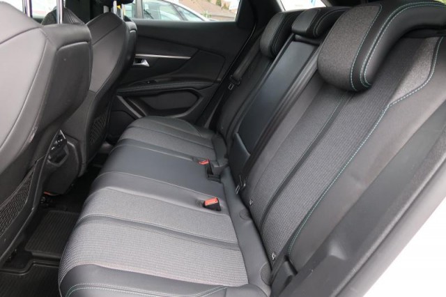 Peugeot 3008  1.5 BlueHDi 