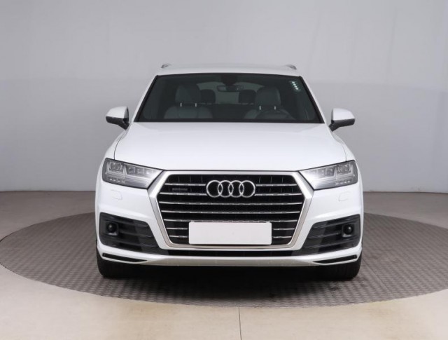 Audi Q7  3.0 TDI S-Line