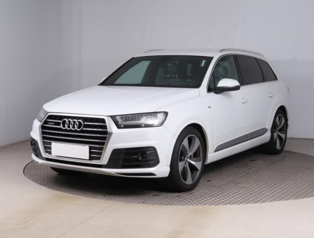 Audi Q7  3.0 TDI S-Line