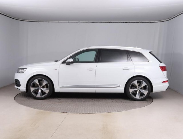Audi Q7  3.0 TDI S-Line
