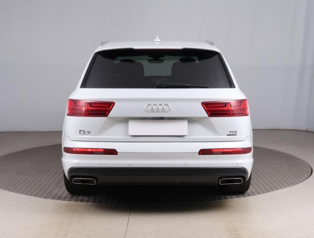 Audi Q7  3.0 TDI S-Line