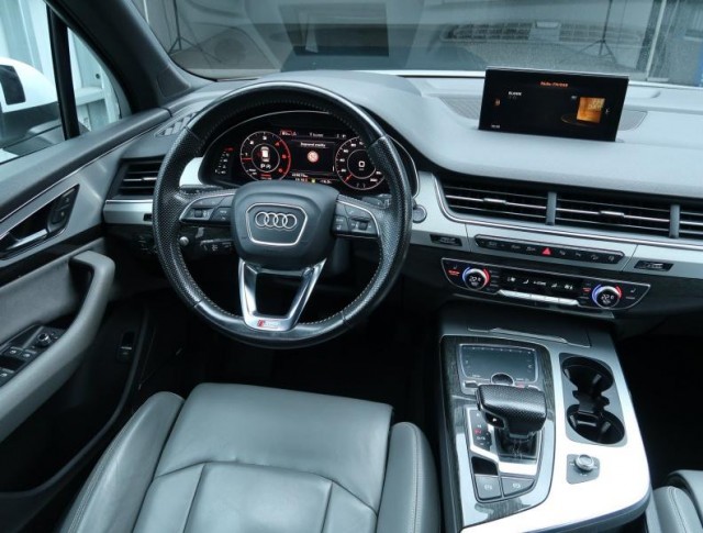 Audi Q7  3.0 TDI S-Line